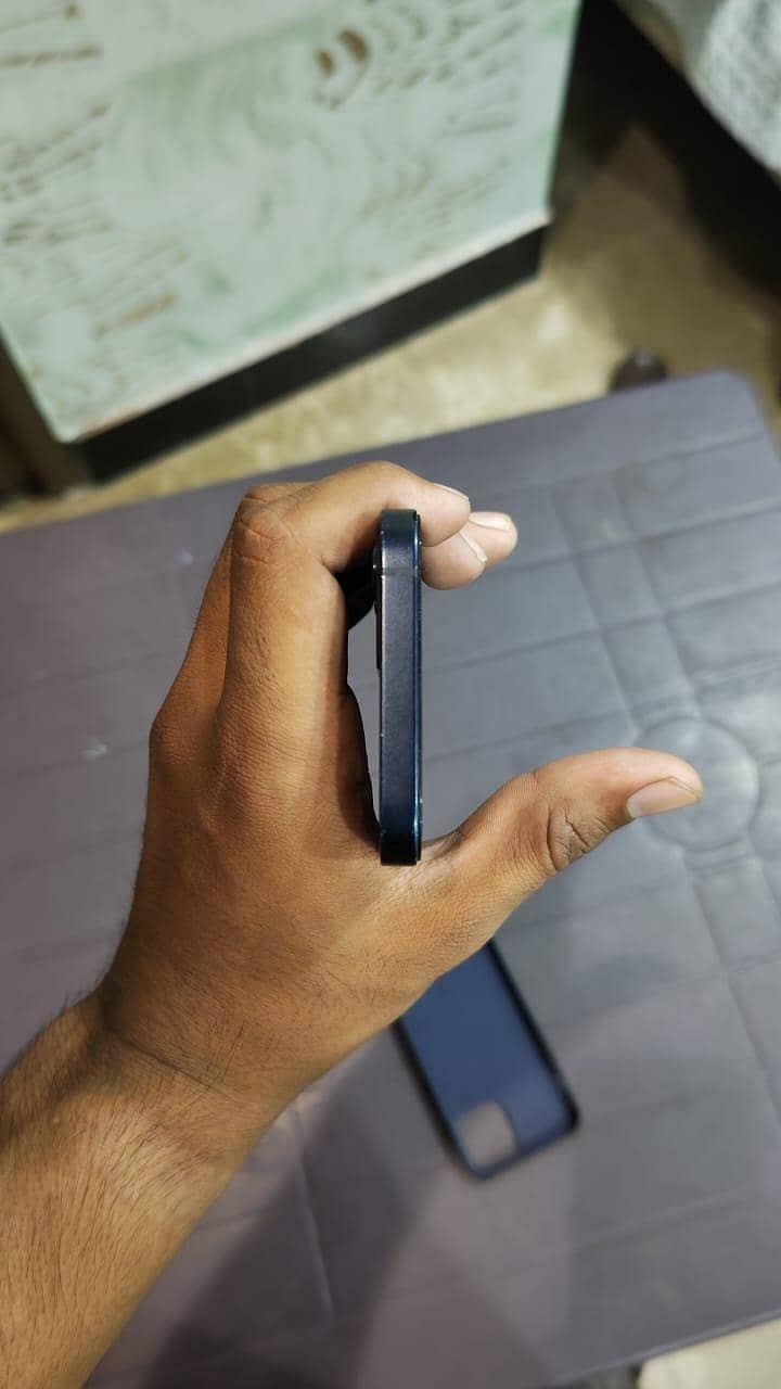 Apple iPhone 12 8