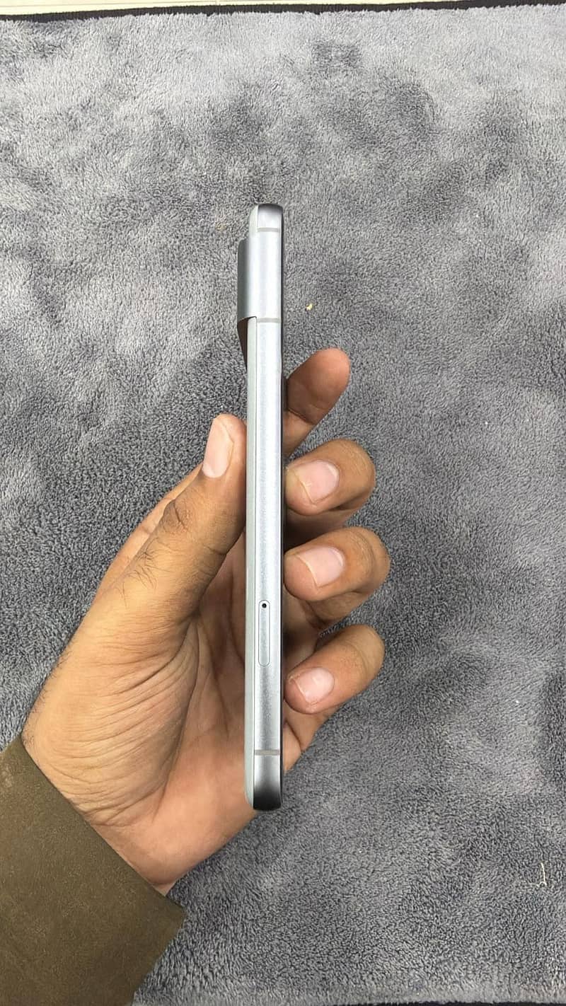 Google Pixel 8 2