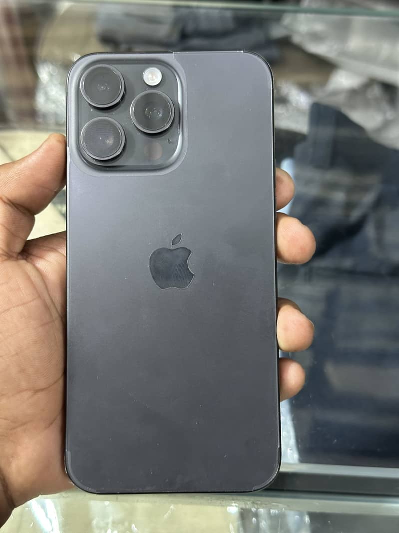 Apple iPhone 15 Pro Max 1