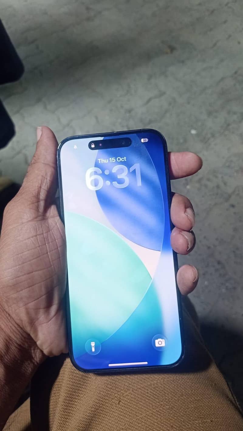 Apple iPhone 15 Pro 1