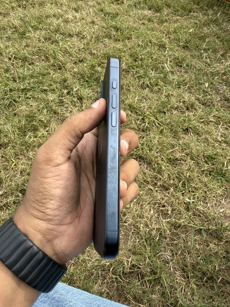 Apple iPhone 15 Pro 1