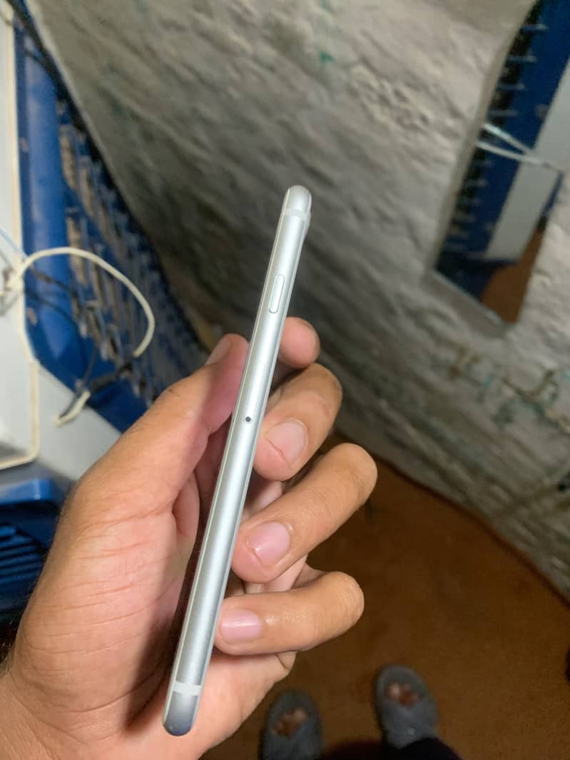 Apple iPhone 8 5