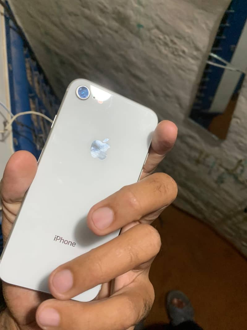 Apple iPhone 8 6