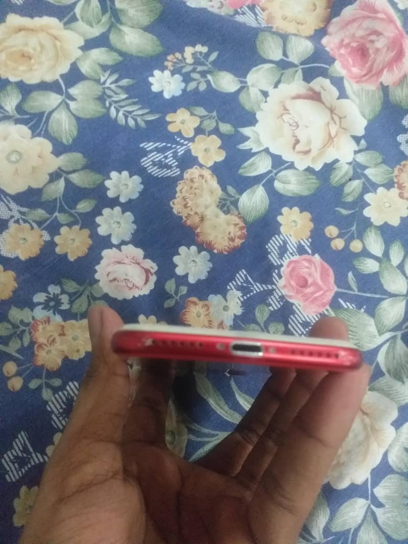 Apple iPhone 7 3