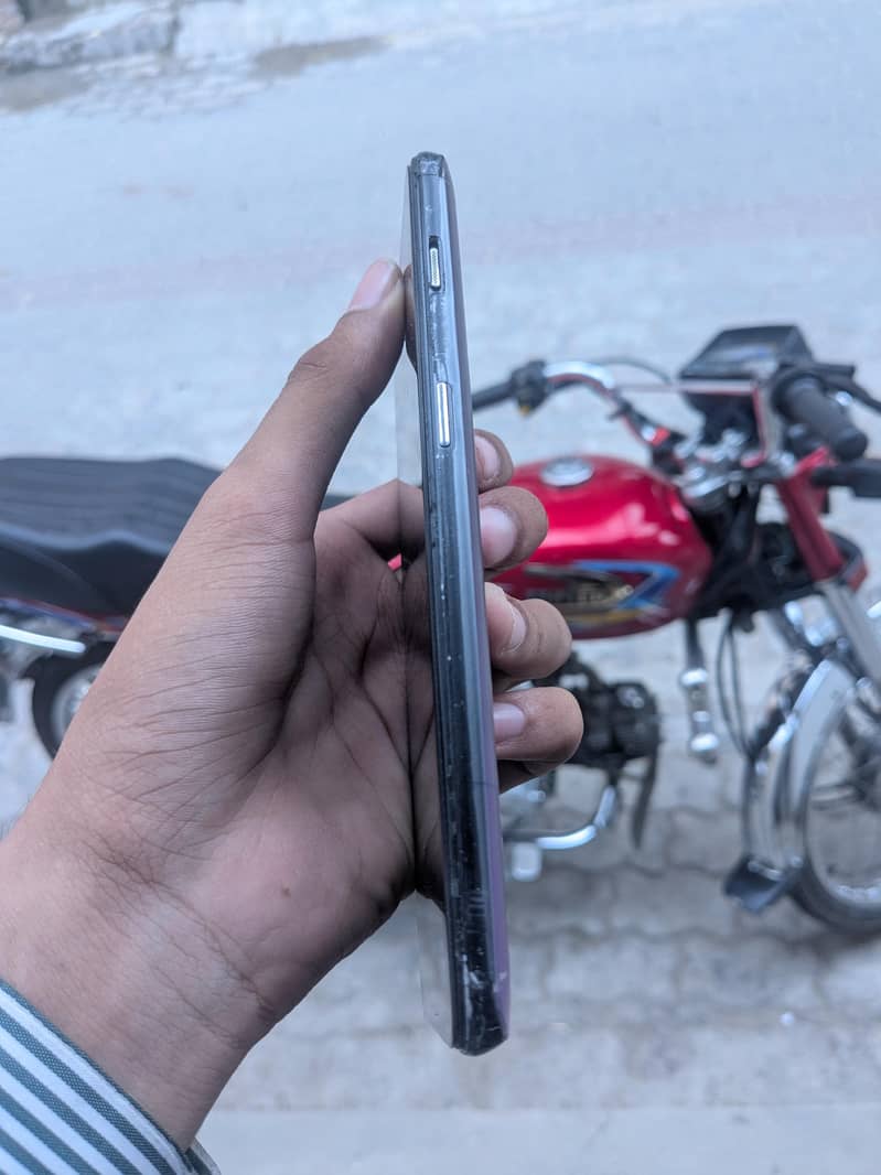 One Plus 6T 5