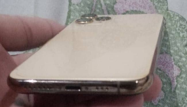 Apple iPhone 11 Pro 3
