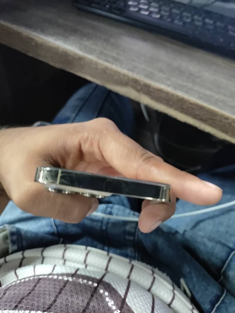 Apple iPhone 13 Pro 1