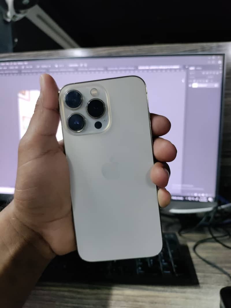 Apple iPhone 13 Pro 2