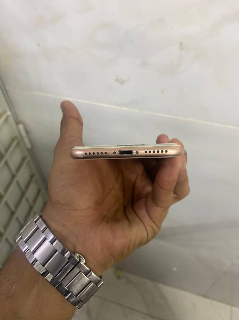Apple iPhone 8 4