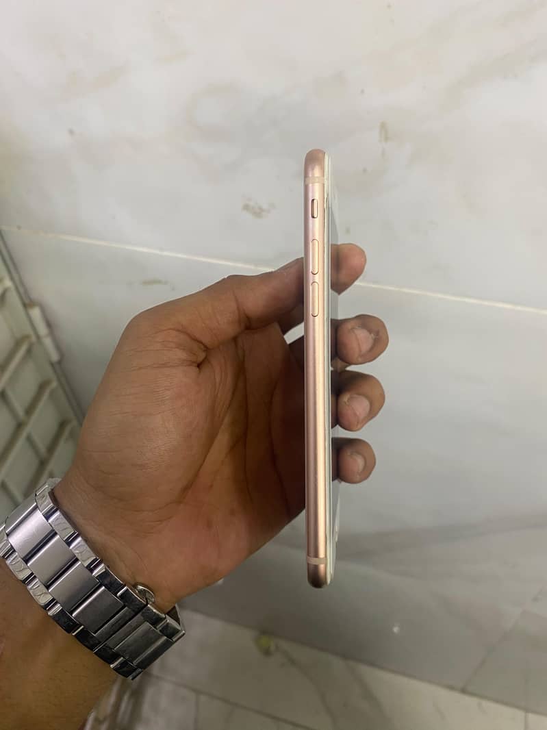 Apple iPhone 8 5