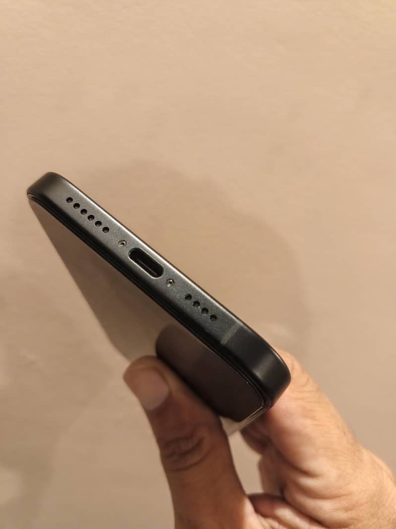 Apple iPhone 16 Plus 3