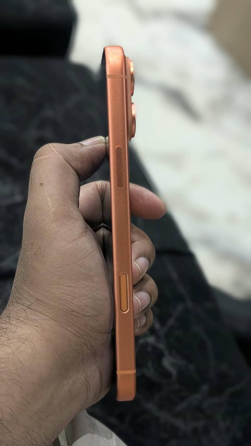 Apple iPhone 17 Pro Max 5