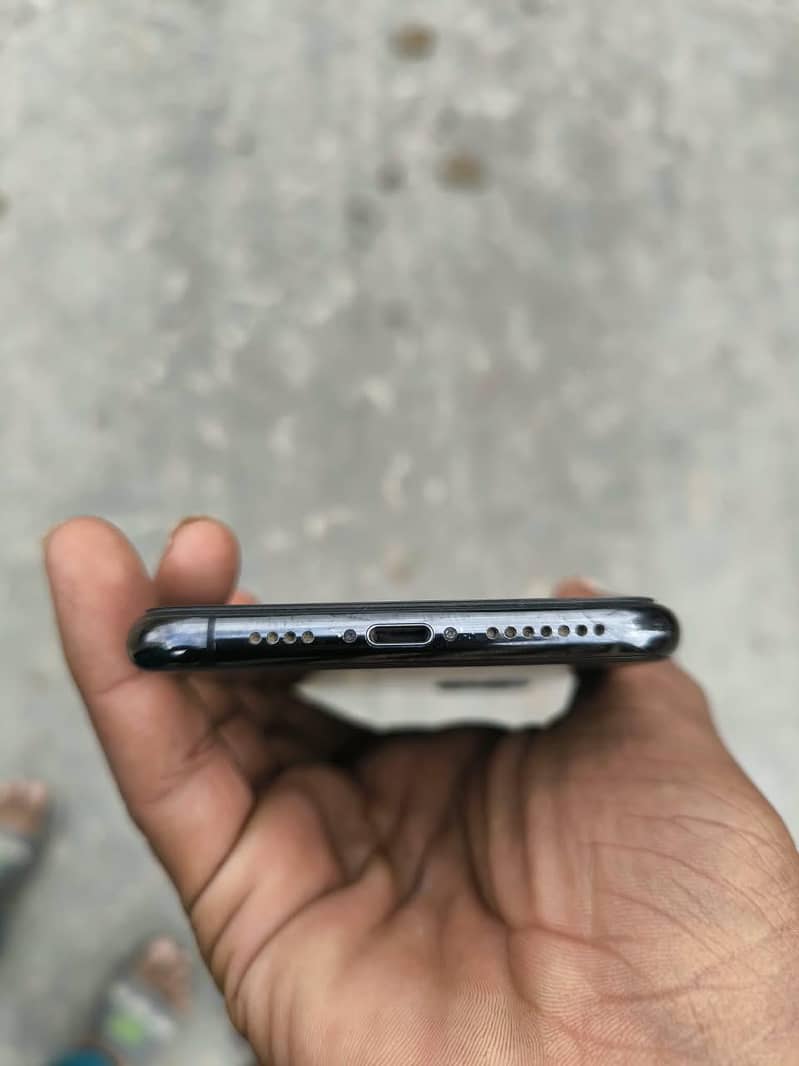 Apple iPhone 11 Pro Max 3