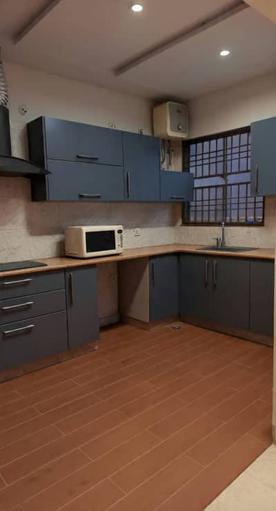 Ideal 1100 Sqft Flat For Rent