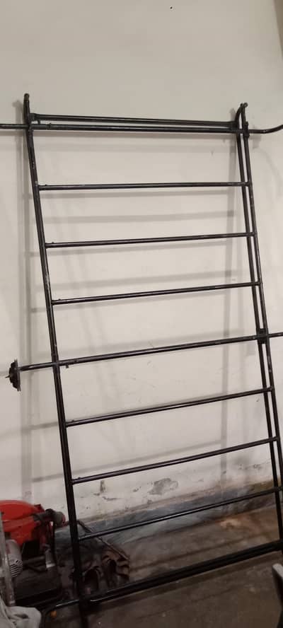 Roof Luggage Stand