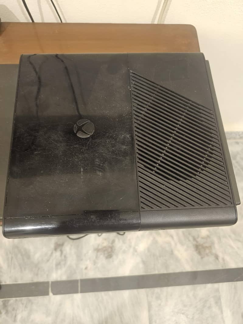 XBOX 360 E (Jail break) 2