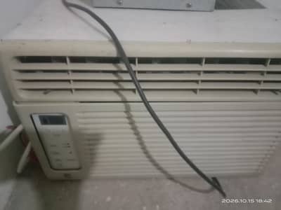Window AC 0.75ton in Good Condition
