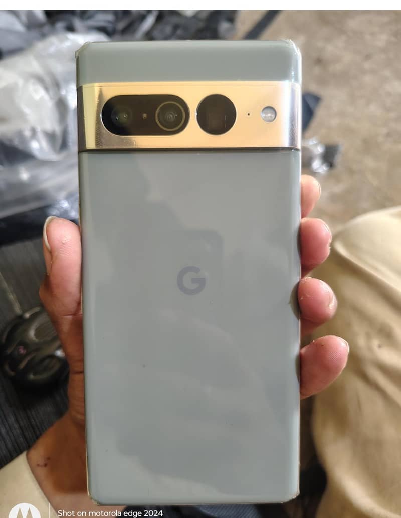 Google Pixel 7 Pro exeng iphone 4