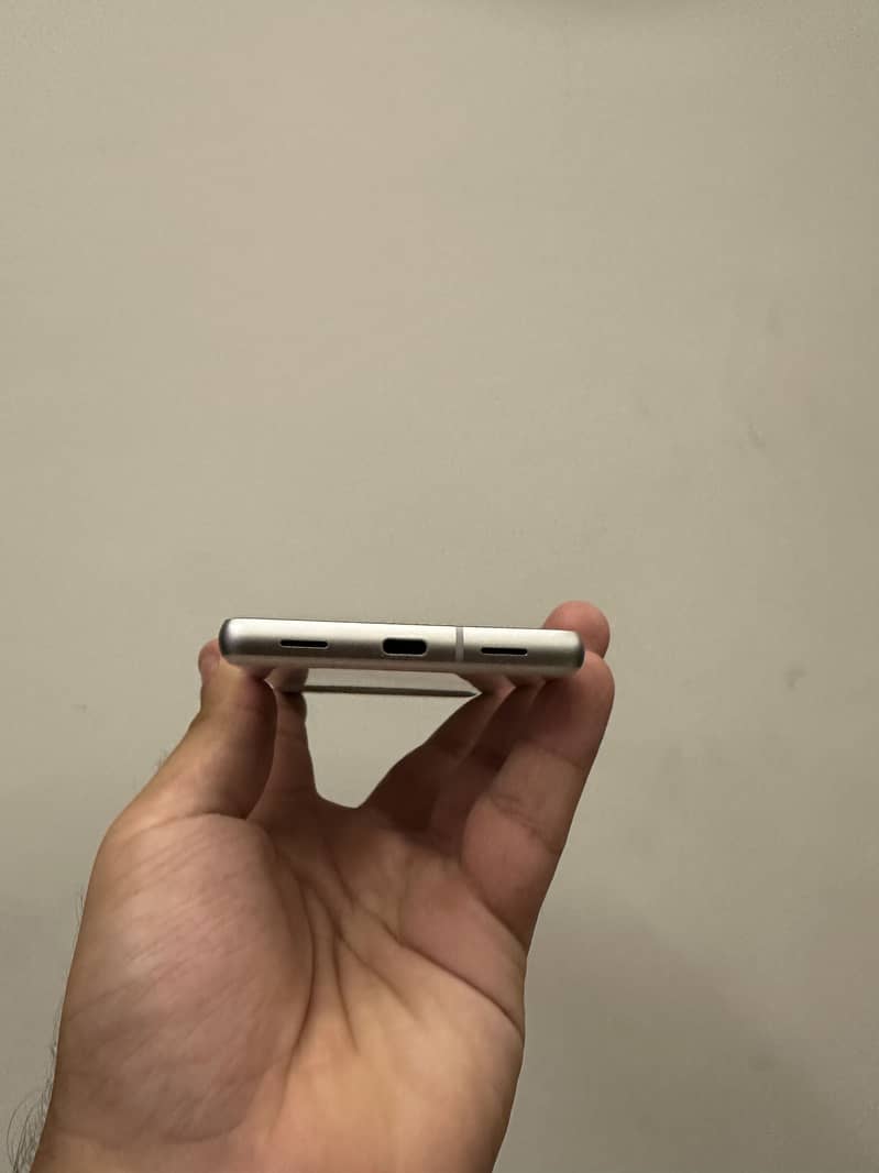 Google Pixel 7a 2