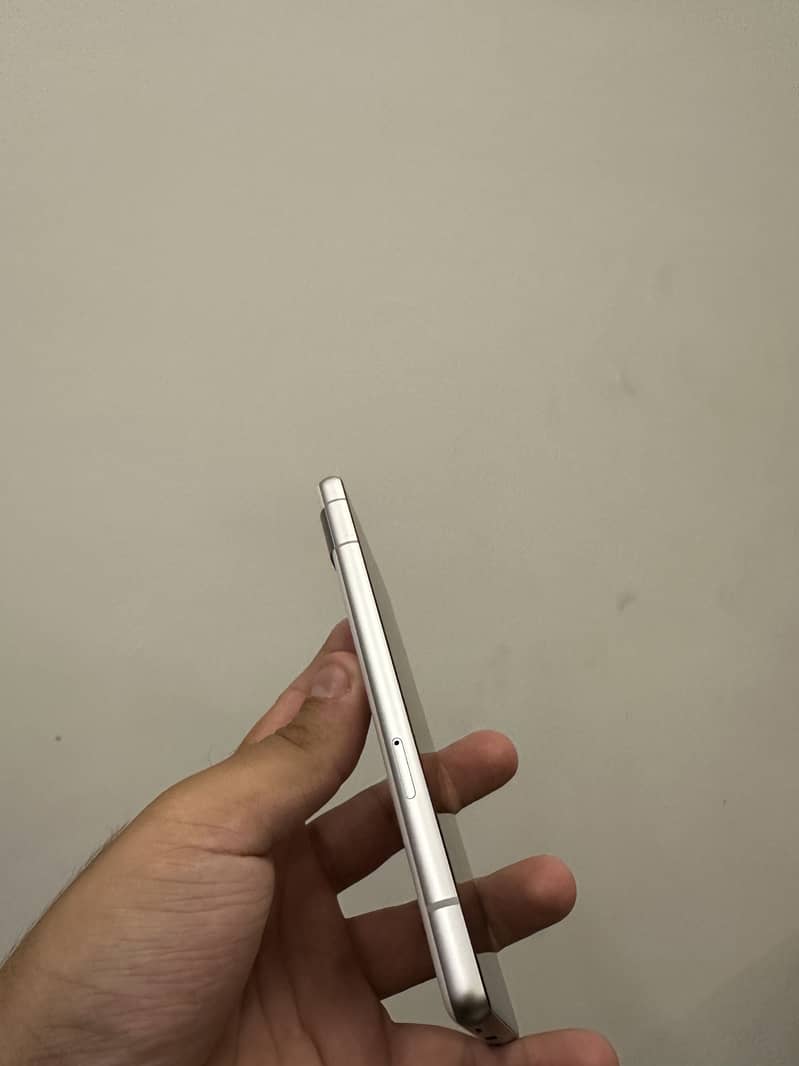 Google Pixel 7a 4