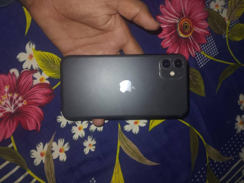 Apple iPhone 11 3