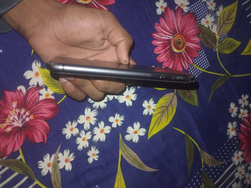 Apple iPhone 11 6