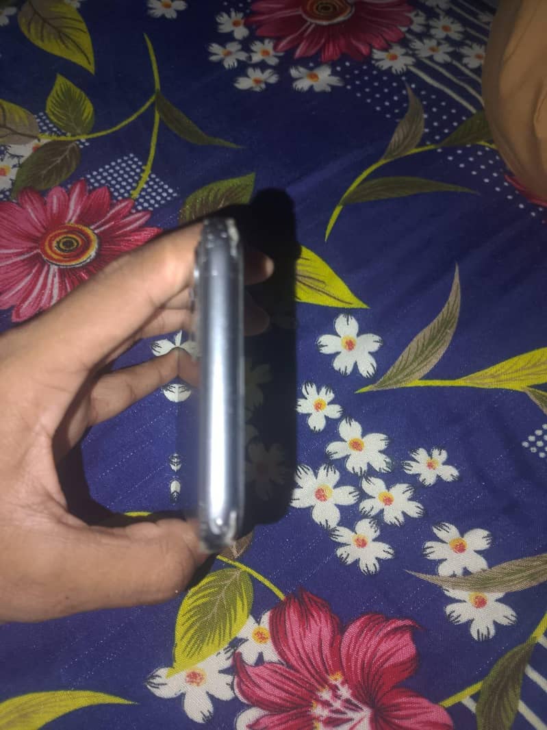 Apple iPhone 11 9