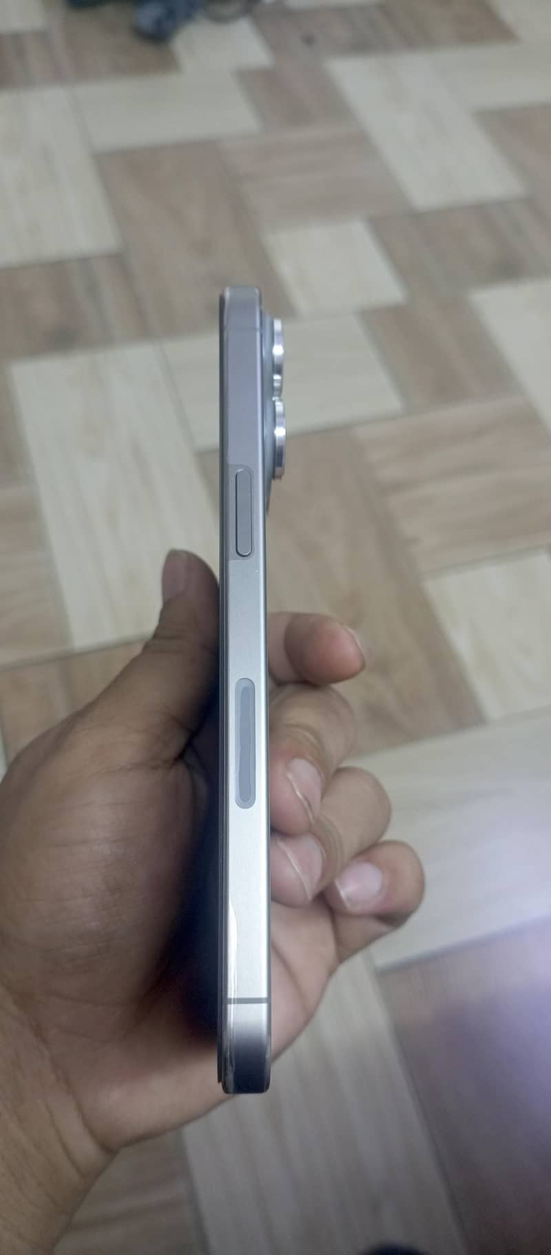 Apple iPhone 15 Pro Max 2