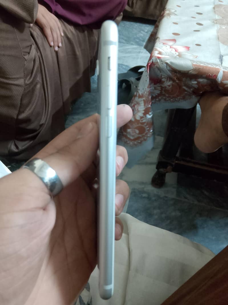 Apple iPhone 8 2