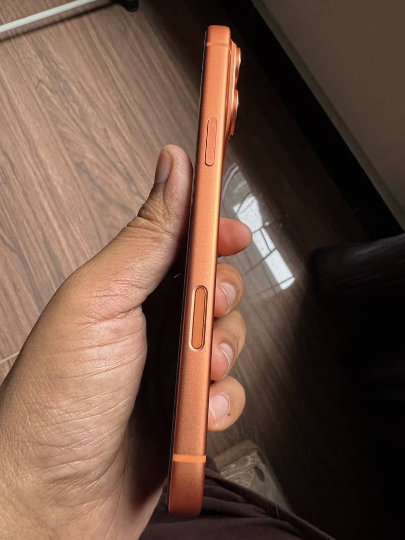 Apple iPhone 17 Pro Max 2