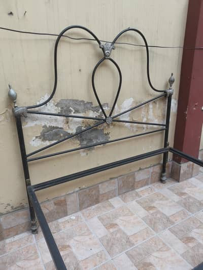 Iron bed with matress