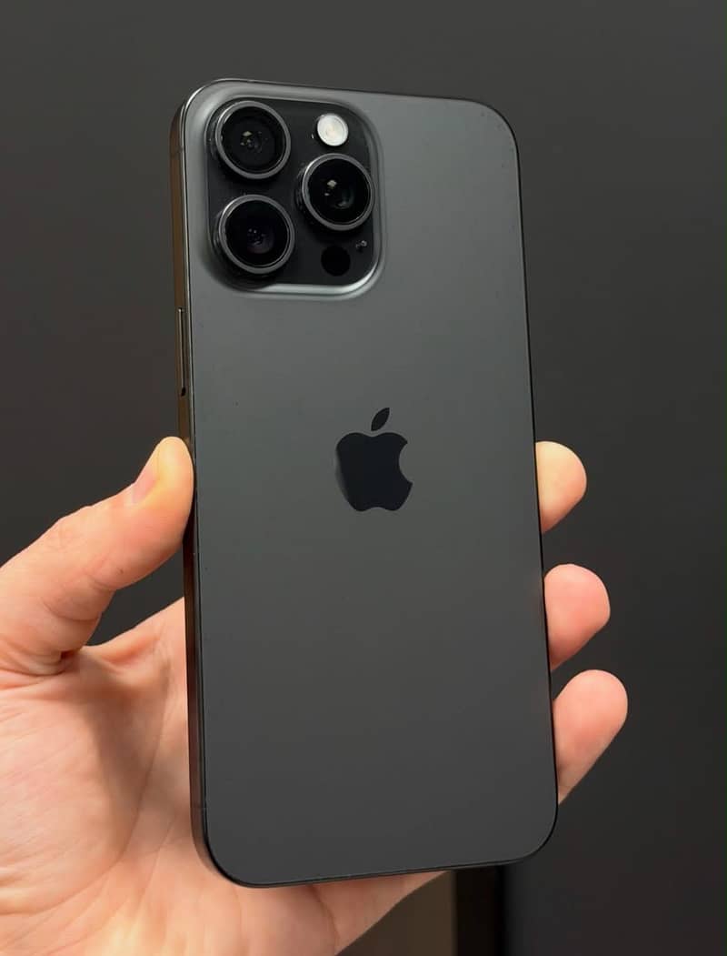 iPhone 15 pro max 3