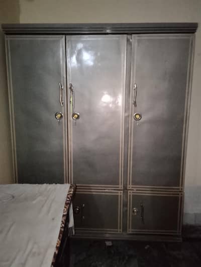 Brand New 3-Door Steel Almari for Sale – Untouched,