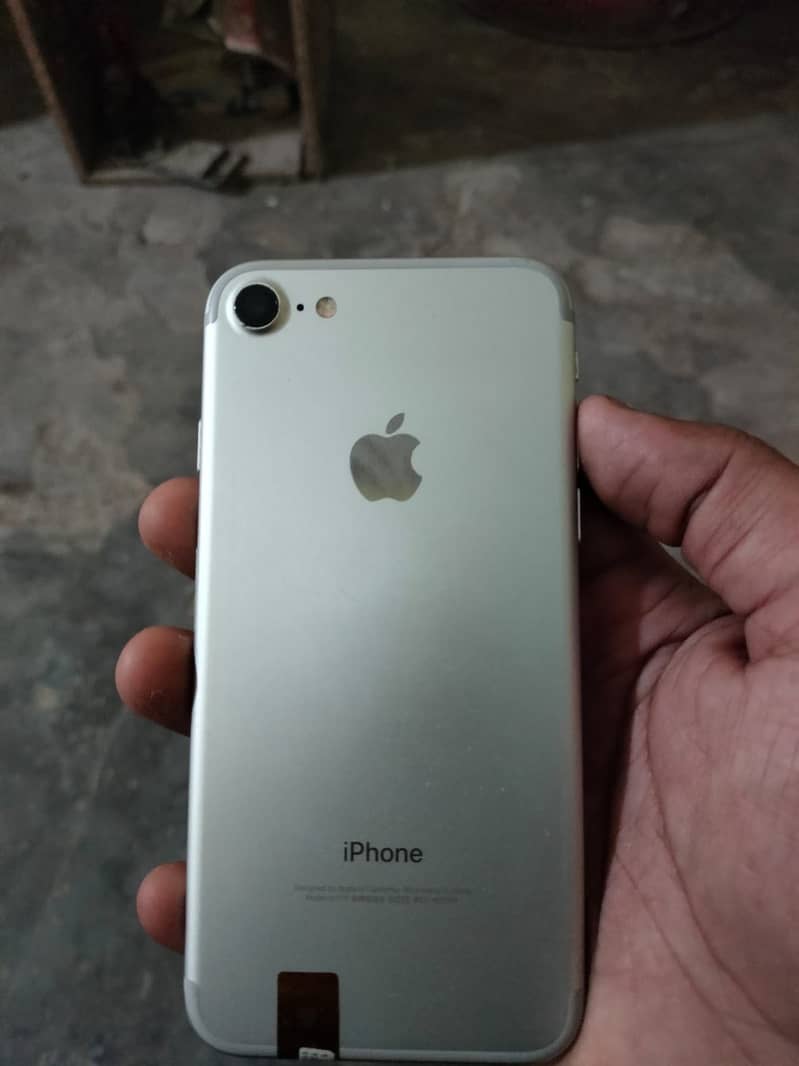 Apple iPhone 7 2