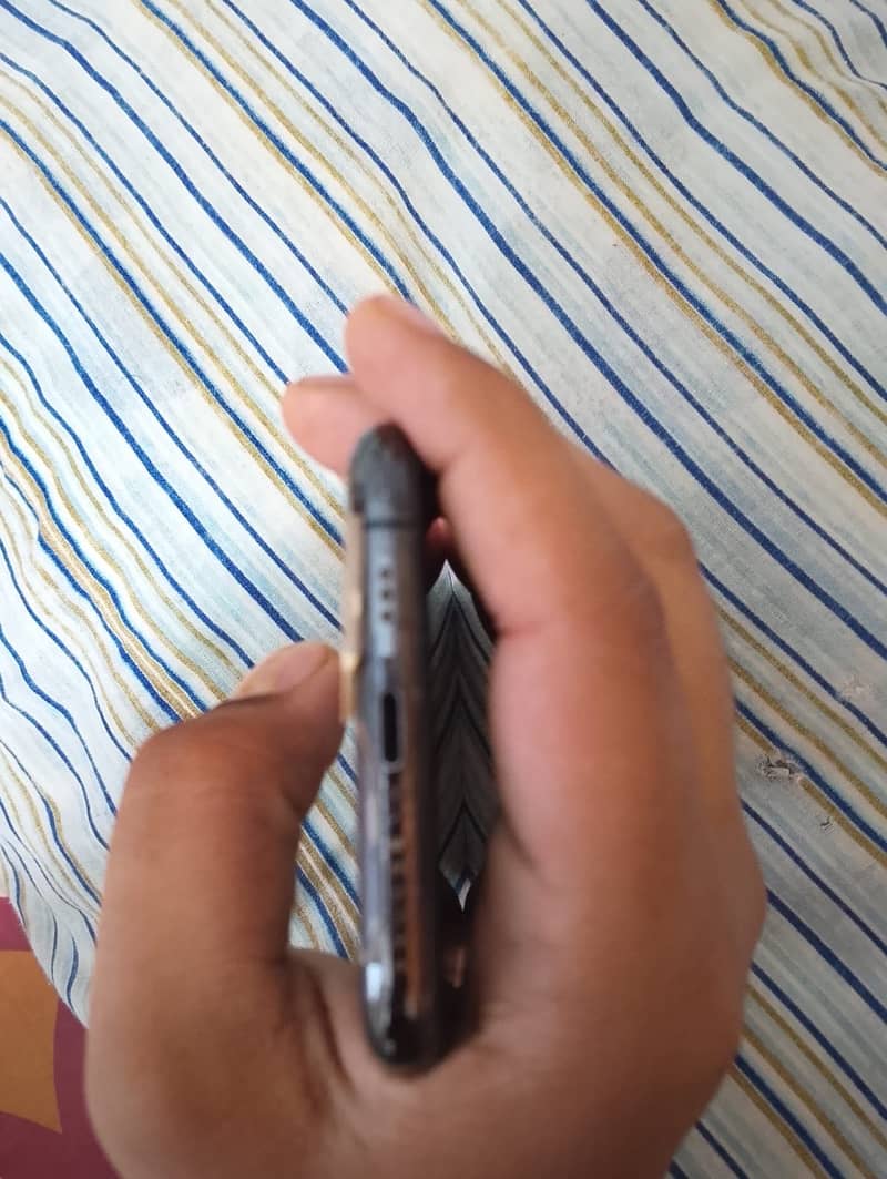 Apple iPhone 11 Pro 1
