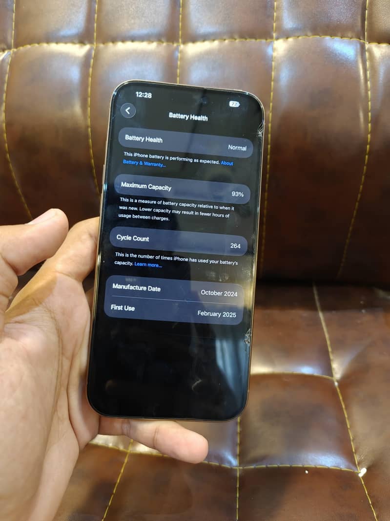 Apple iPhone 16 Pro Max 4