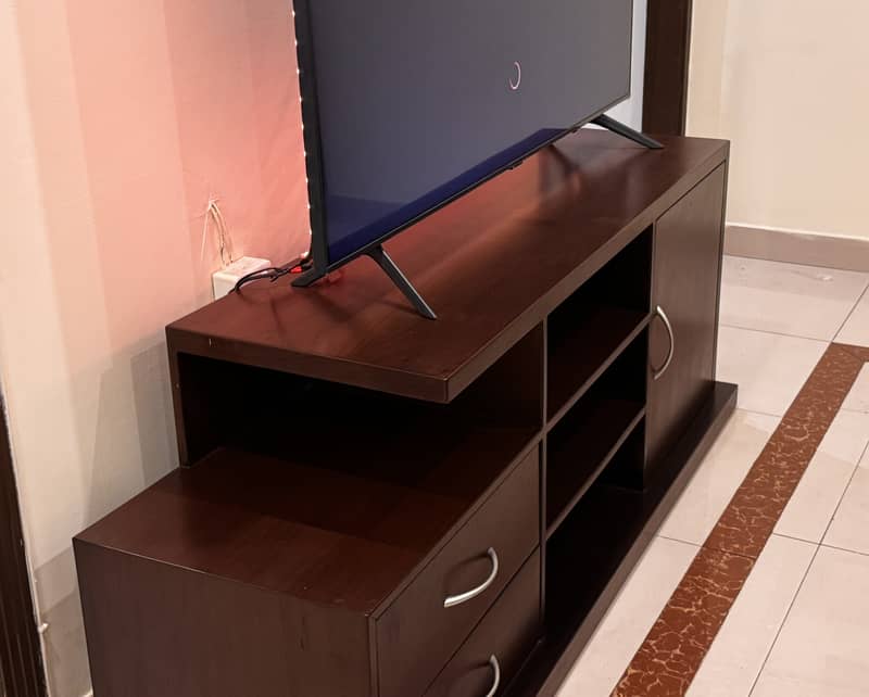 TV Console made with solid wood - Scratchless 2