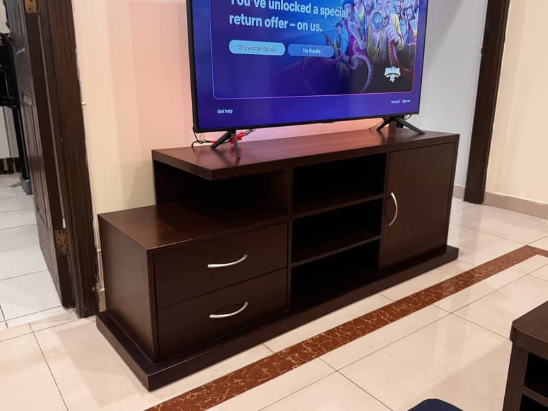TV Console made with solid wood - Scratchless 5