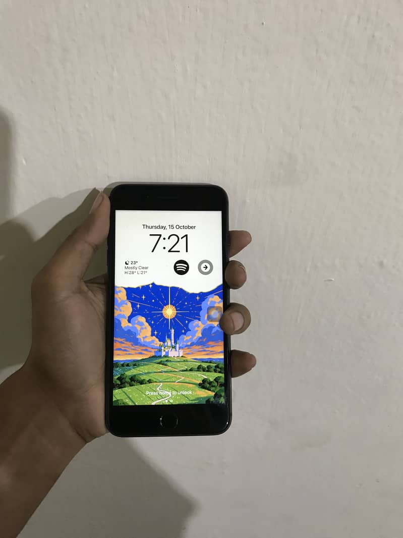 iPhone 8 Plus 64gb . 1