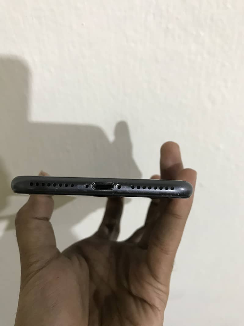 iPhone 8 Plus 64gb . 3
