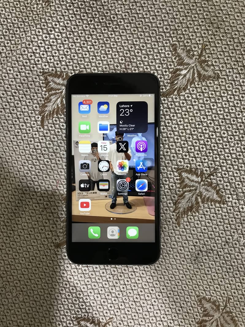 iPhone 8 Plus 64gb . 5