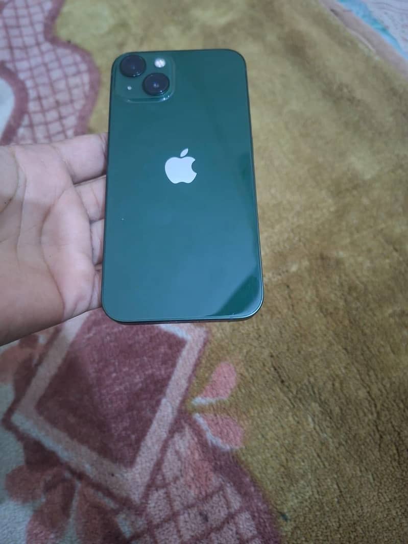 Apple iPhone 13 4