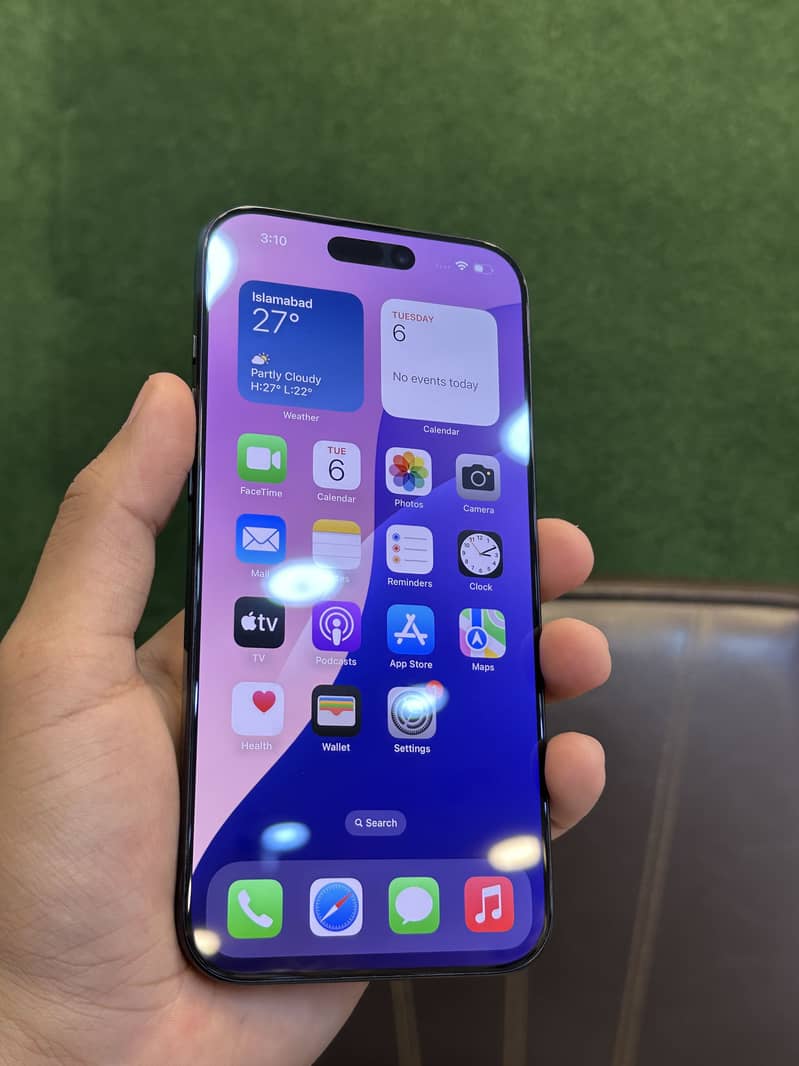 Apple iPhone 16 Pro Max 1