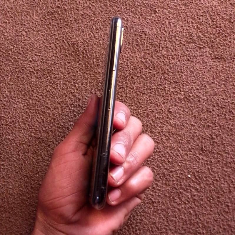 Apple iPhone X 5