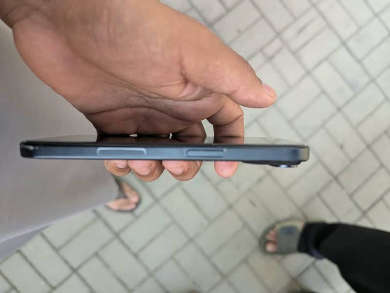 iPhone 15 3