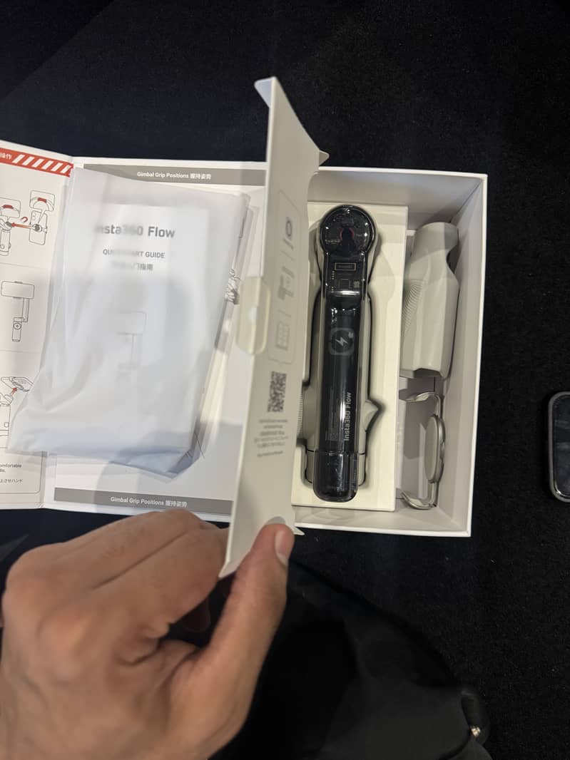 Insta360 flow (Slightly Used) 2