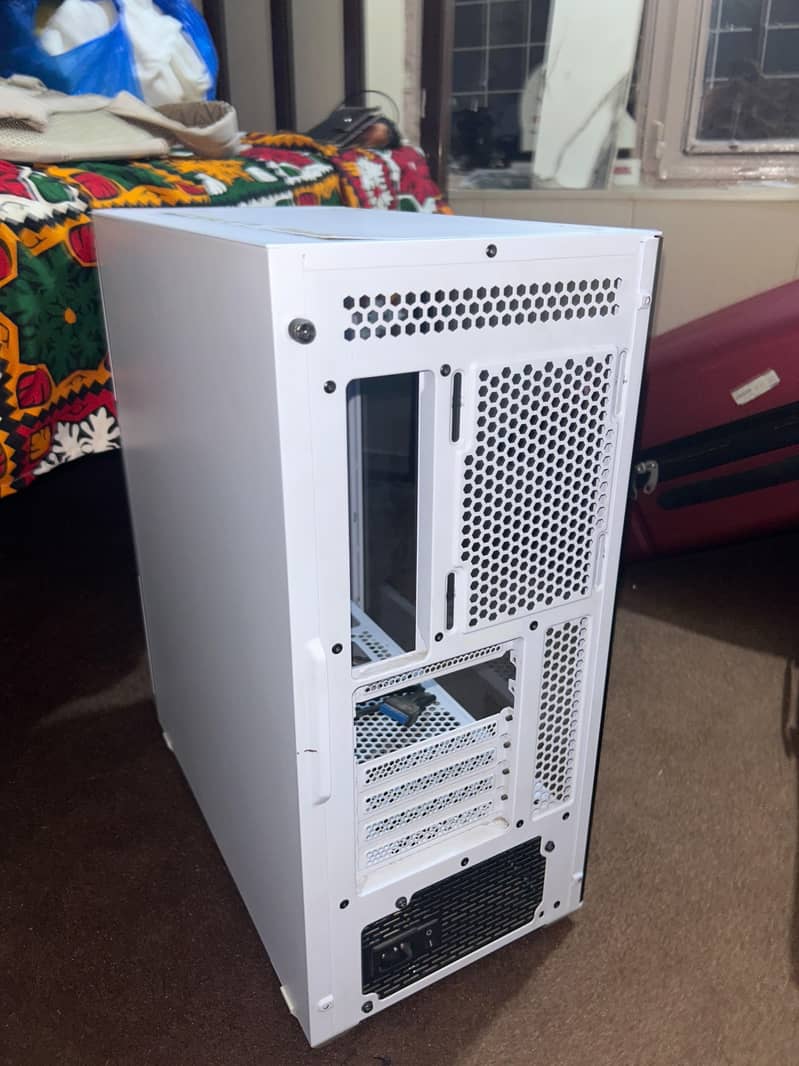 used gaming PC casing 3