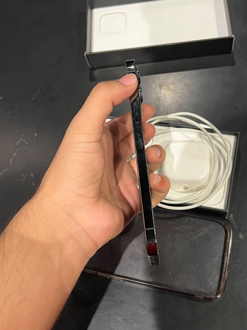 Iphone 12pro max 3