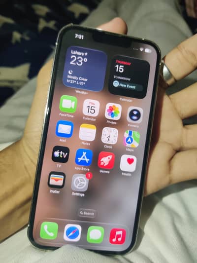 Apple iPhone 13 Pro sim glitch