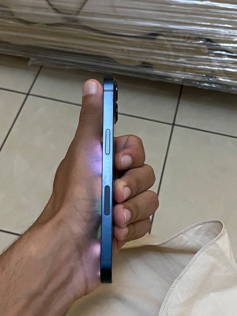Iphone 13 4